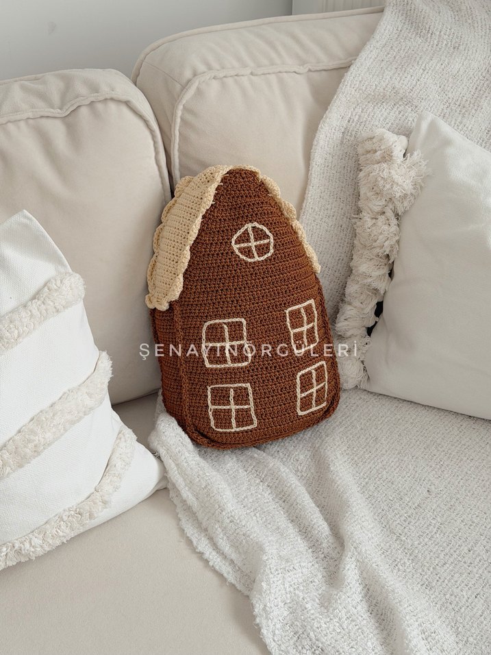 Nakışlı Kahverengi ve Gri Ev Şeklinde Yastık - Görsel 2