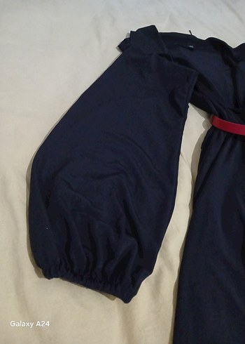 dekolteli ince kumaştan mini elbise - Görsel 4