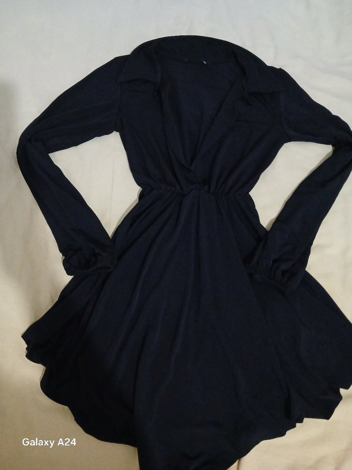 dekolteli ince kumaştan mini elbise - Görsel 5