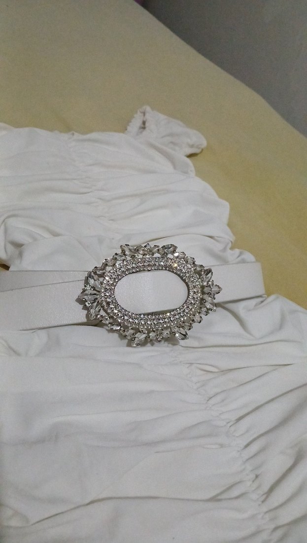 Beyaz Midi Büzgülü Kemerli Kadın Elbise - Görsel 3