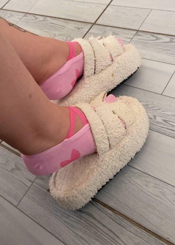 Platform Tabanlı Peluş Terlik