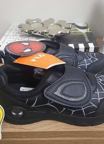 33 Beden siyah Renk Örümcek adam#spiderman#ışıklısporayakkabı 