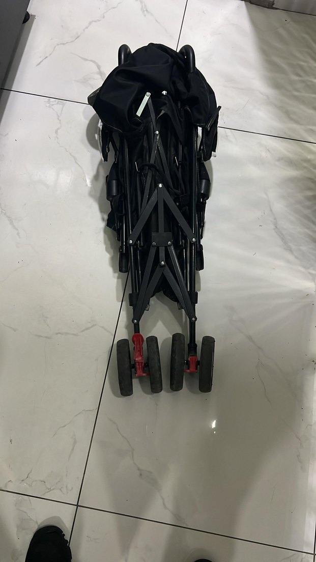 Kompakt Katlanabilir Siyah Bebek Arabası - Görsel 2