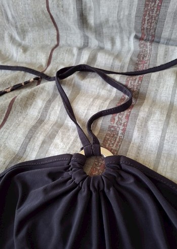 gri kısa baştan bağlamalı şık elbise - Görsel 4