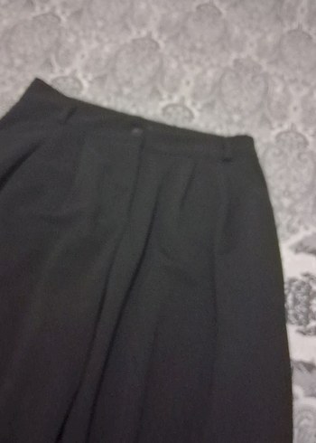 Kadın Siyah Pilili Geniş Kesim Kumaş Pantolon - Görsel 3