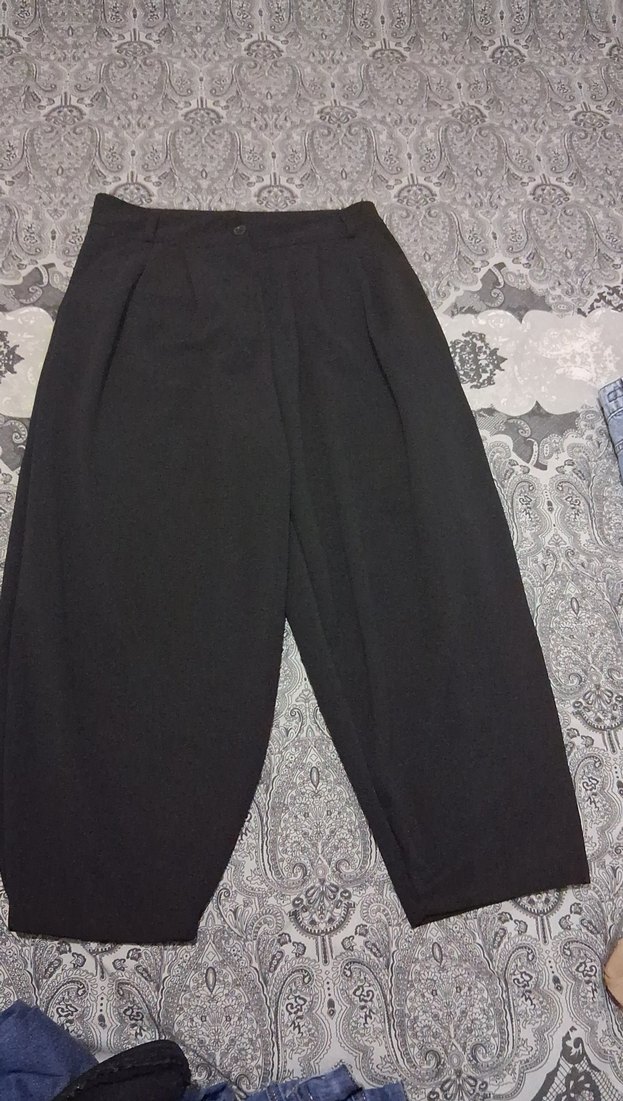 Kadın Siyah Pilili Geniş Kesim Kumaş Pantolon - Görsel 2