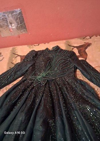 Uzun Kollu Siyah Nakışlı Kadın Abiye Elbise - Görsel 2