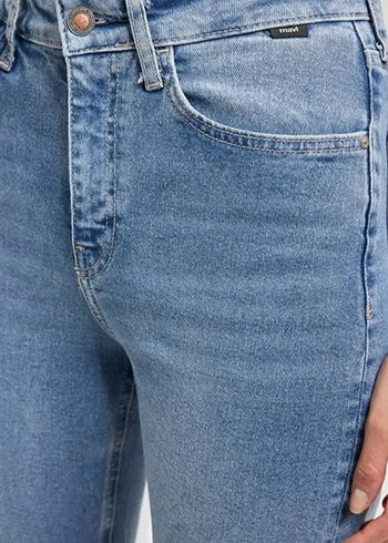 Düğmeli Mavi Kadın Denim Pantolon - Görsel 2