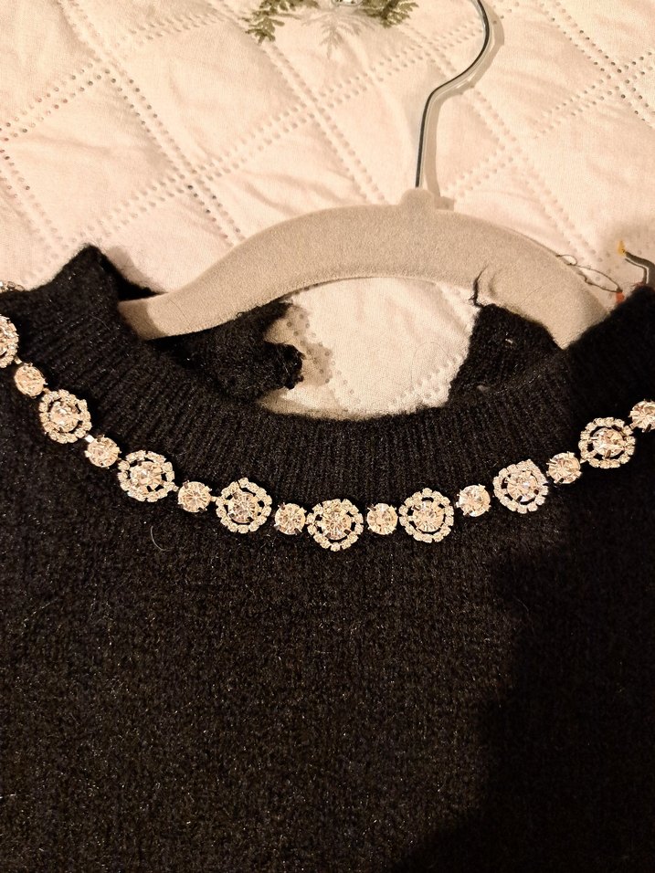 Zincir Detaylı Siyah Kadın Triko Kazak - Görsel 2