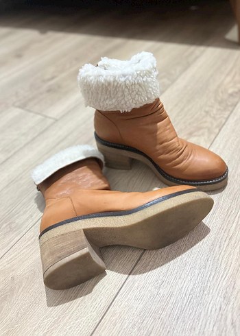 Bej Süet Kürklü Dolgu Topuk Kadın Bot sadece 2 kez giyildi - Görsel 3