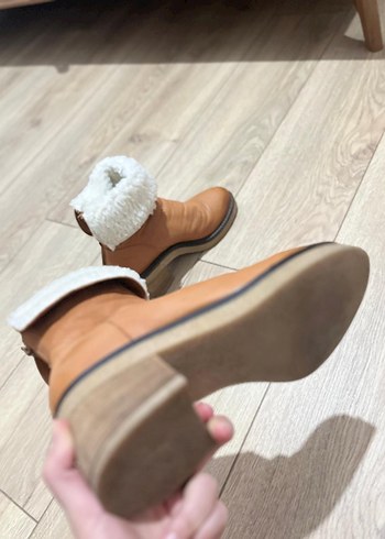 Bej Süet Kürklü Dolgu Topuk Kadın Bot sadece 2 kez giyildi - Görsel 4