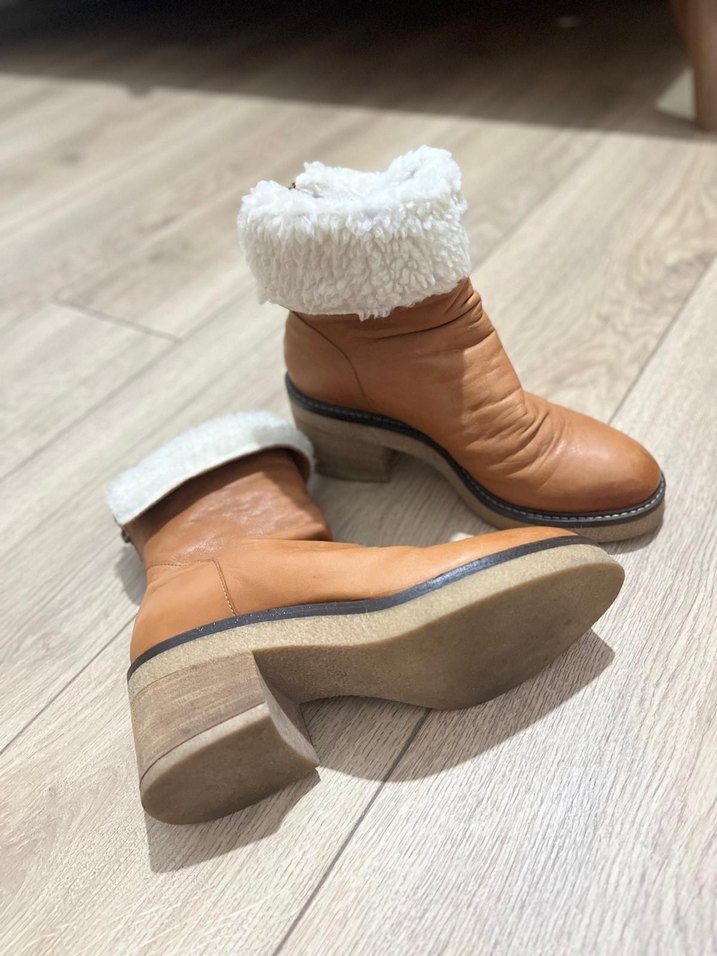 Bej Süet Kürklü Dolgu Topuk Kadın Bot sadece 2 kez giyildi - Görsel 3