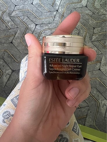 Estée Lauder göz kremi