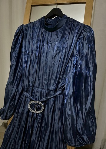 Parlak Lacivert Pilili Uzun Kadın Elbise - Görsel 3