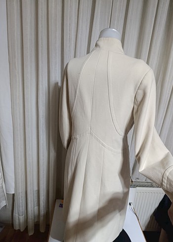 Beyaz Midi Düğmeli Günlük Kaban - Görsel 3