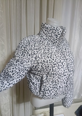 Kürklü Zebra Desenli Kısa Kadın Mont - Görsel 2