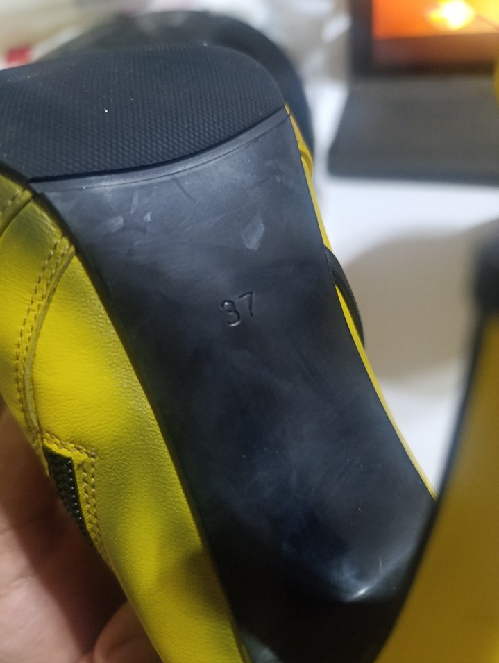 Sarı Rugan Stiletto Topuklu Kadın Deri Bot - Görsel 4