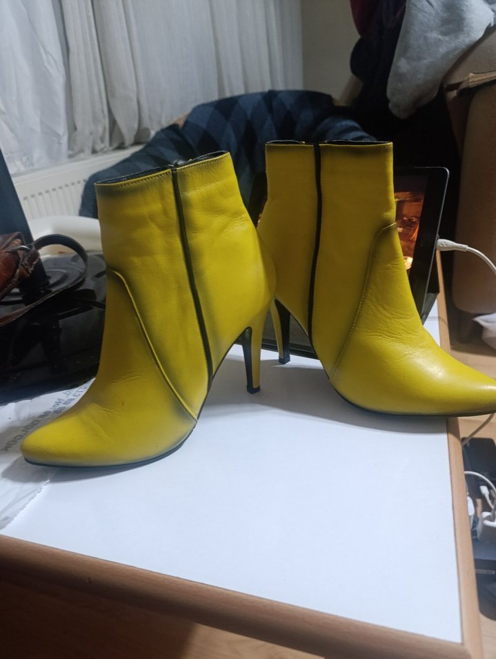 Sarı Rugan Stiletto Topuklu Kadın Deri Bot - Görsel 2