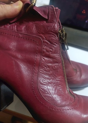 Bordo Deri Tokalı Kadın Bot - Görsel 4