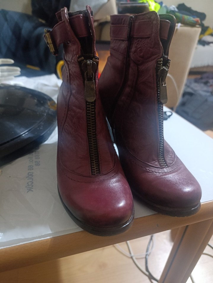 Bordo Deri Tokalı Kadın Bot - Görsel 3