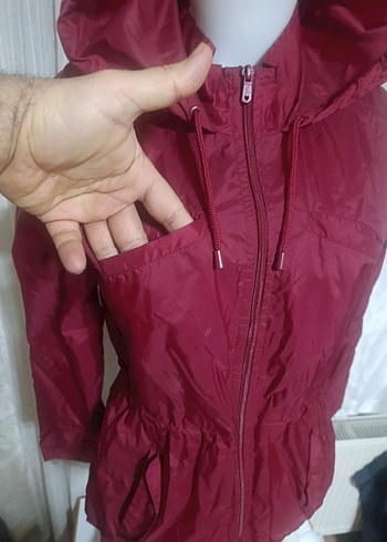 Bordo Parlak Kapüşonlu Kadın Ceket Yağmurluk - Görsel 2
