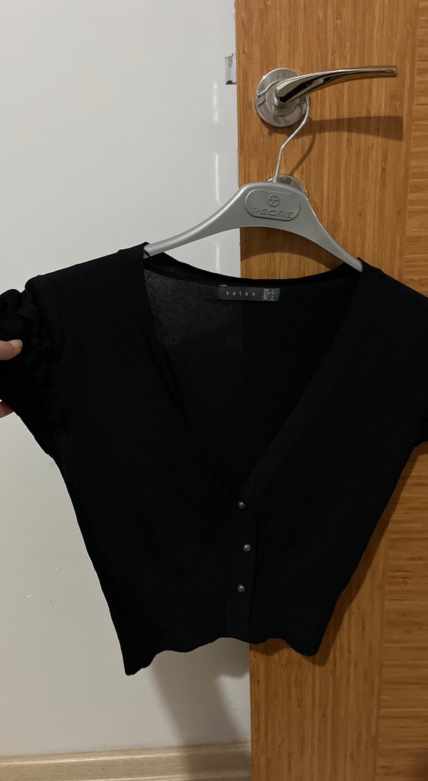 Siyah Kısa Kollu Düğmeli Bolero - Görsel 3