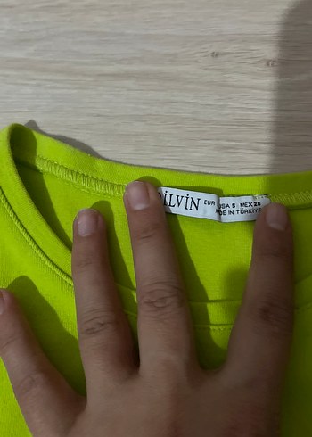 Kız Çocuk Parlak Yeşil Yüksek Yakalı Kolsuz Atlet - Görsel 2