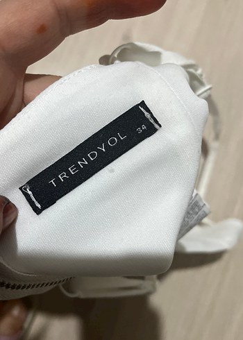 Beyaz V Yaka Düğmeli Mini Büstiyer - Görsel 4