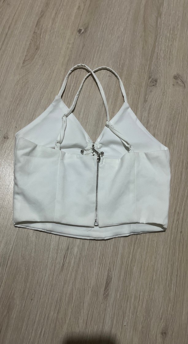 Beyaz V Yaka Düğmeli Mini Büstiyer - Görsel 3