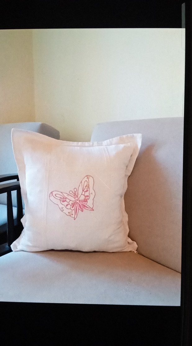 Bej Kelebek Desenli Modern Kırlent - Görsel 2