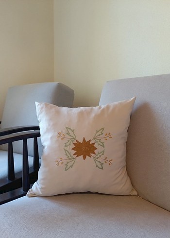 Bordo Nakışlı Klasik Dekoratif Yastık - Görsel 4