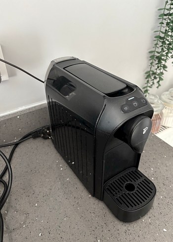 Tchibo Siyah Kapsül Kahve Makinesi - Görsel 2