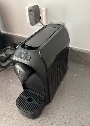 Tchibo Siyah Kapsül Kahve Makinesi - Görsel 3