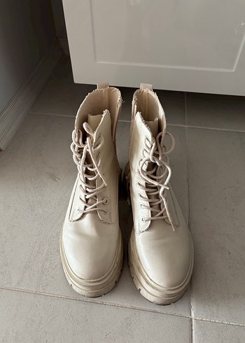 Stradivarius Bej Kadın Stiletto Topuklu Normcore Botlar - Görsel 3