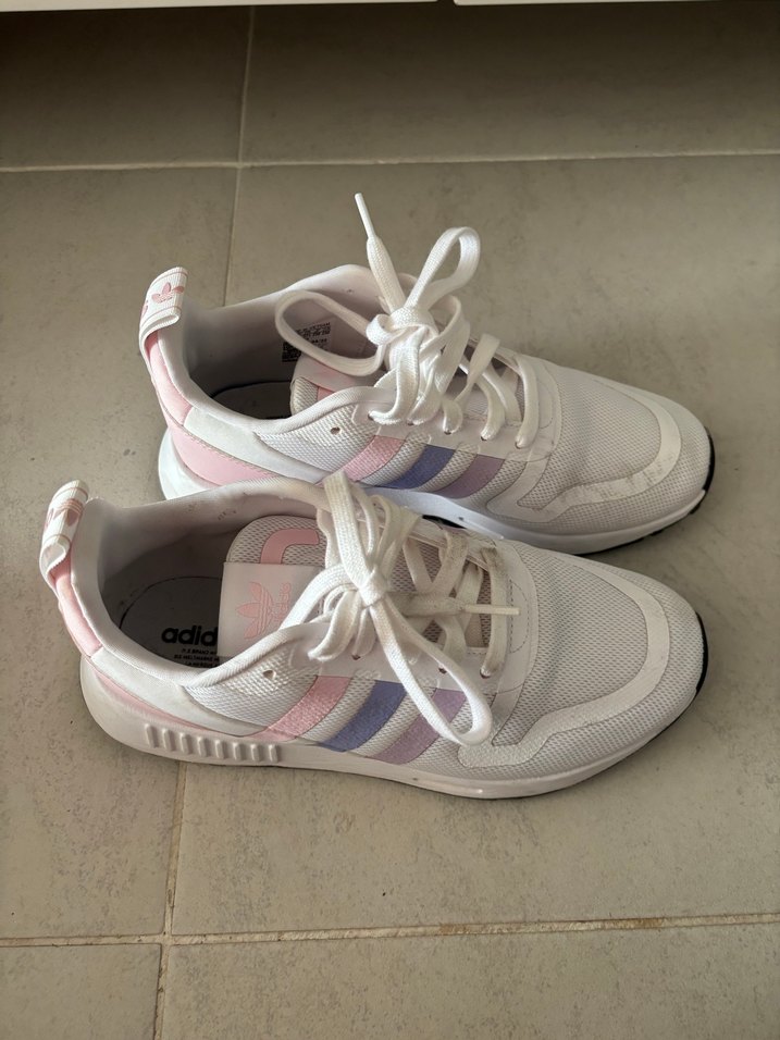 Adidas Beyaz Bağcıklı Kadın Spor Ayakkabı - Görsel 2