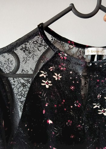 Dantel Detaylı kadife Siyah Gotik Uzun Kollu Bluz - Görsel 4