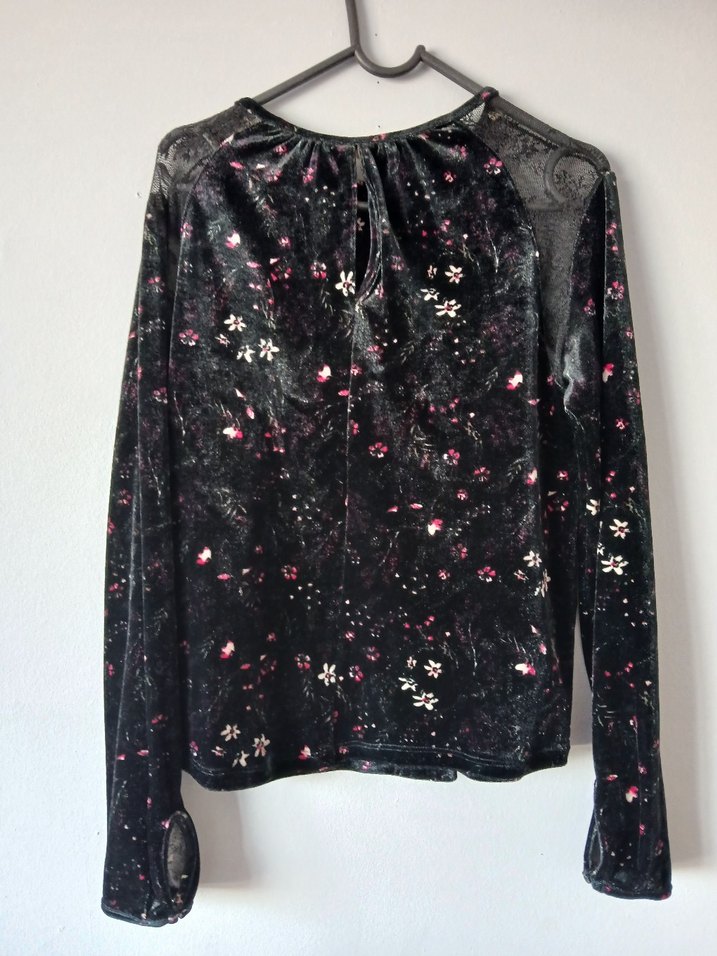 Dantel Detaylı kadife Siyah Gotik Uzun Kollu Bluz - Görsel 2