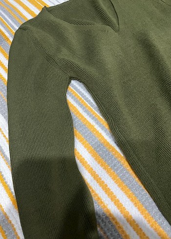 V Yaka Haki Kadın Triko Kazak - Görsel 2