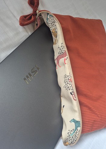 kiremit rengi içi elyaflı fermuarlı laptop çantası - Görsel 2