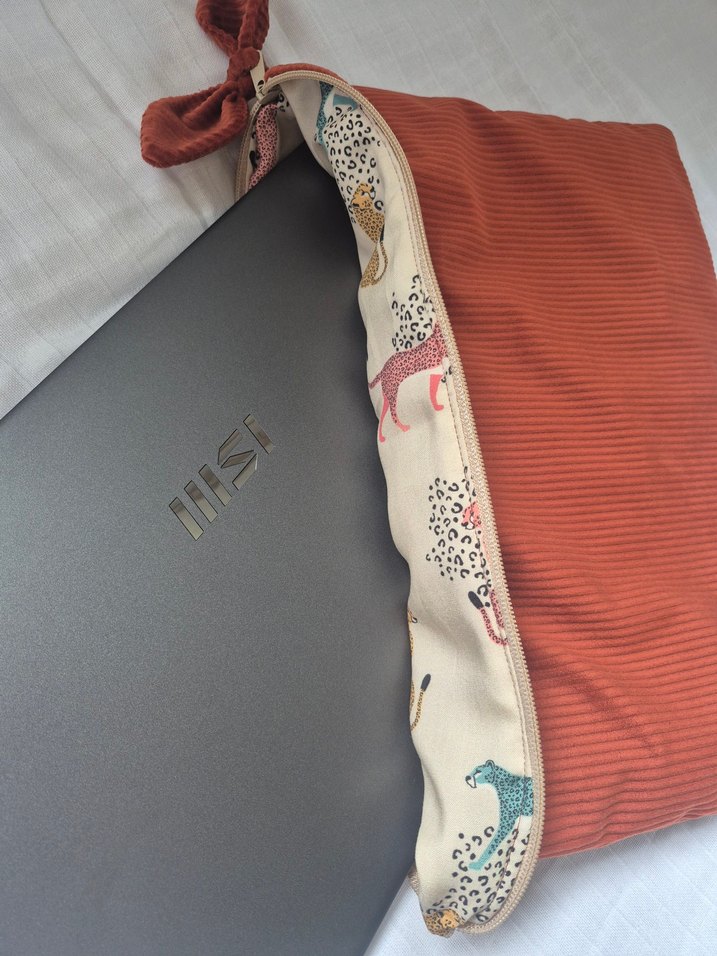 kiremit rengi içi elyaflı fermuarlı laptop çantası - Görsel 2