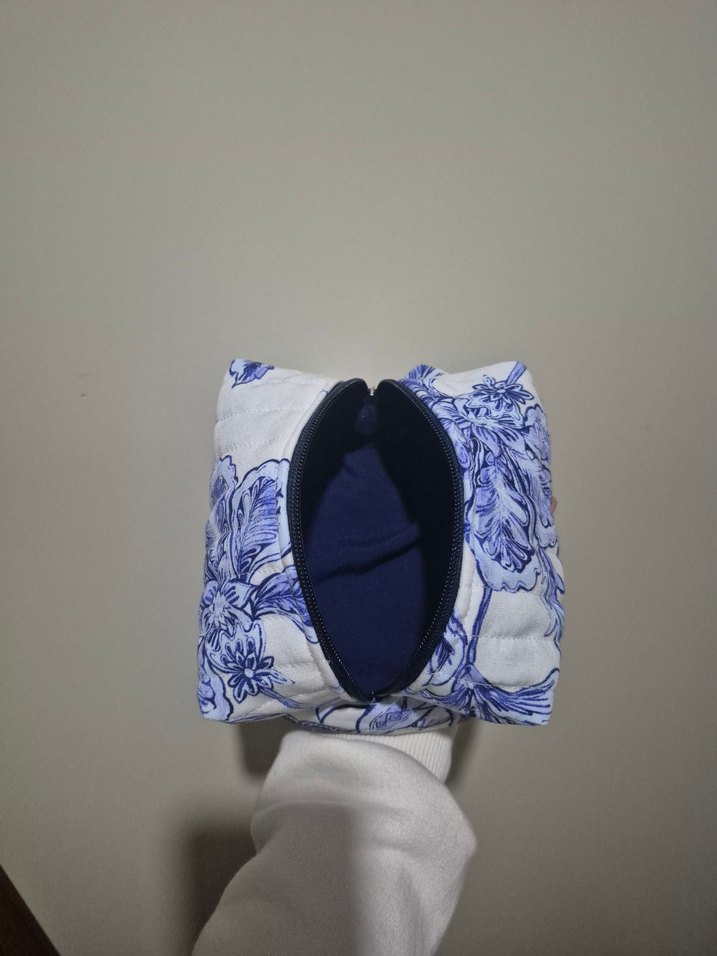 Kadın Makyaj Çantası Mavi Çiçek Desenli Fermuarlı - Görsel 4