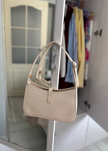 Bej Deri Yılan Desenli Tokalı Kadın Çanta - Görsel 2