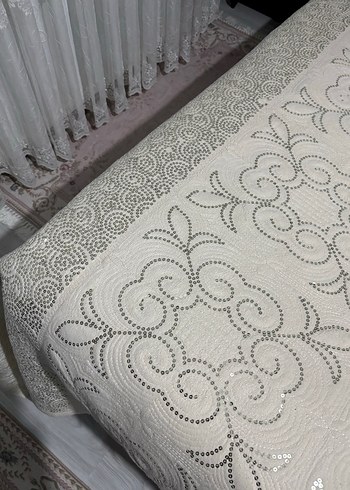 İşlemeli Pullu  Yatak Örtüsü - Görsel 4