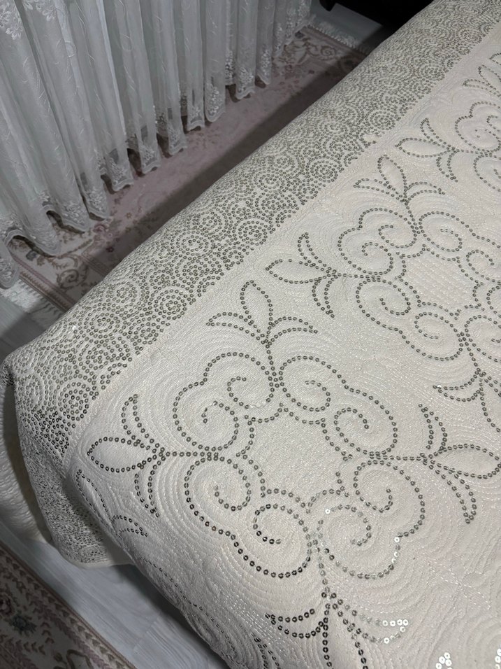 İşlemeli Pullu  Yatak Örtüsü - Görsel 4