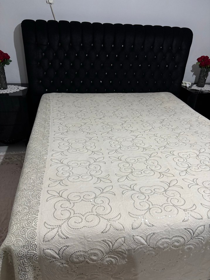 İşlemeli Pullu  Yatak Örtüsü - Görsel 2