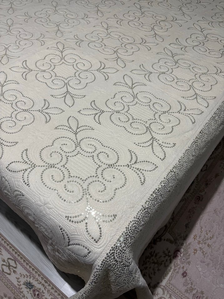 İşlemeli Pullu  Yatak Örtüsü - Görsel 3