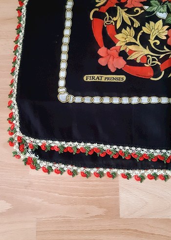 Kadın Oyalı Tülbent - Görsel 2