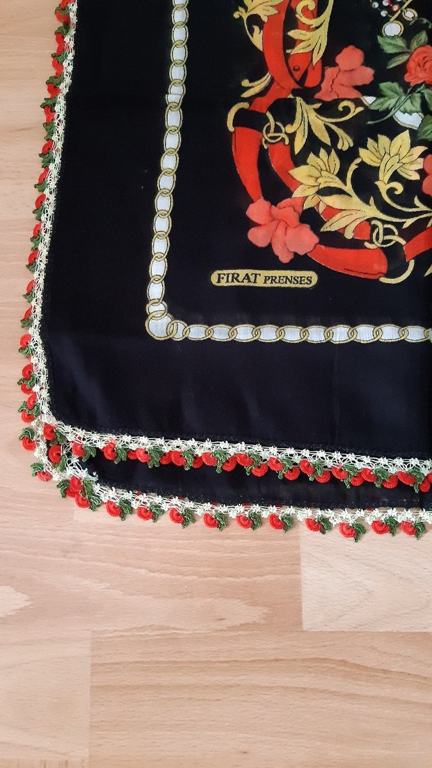 Kadın Oyalı Tülbent - Görsel 2