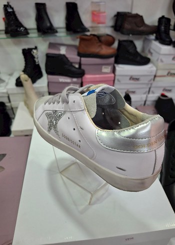 Golden Goose Deluxe Golden Goose Kadın Sneakers