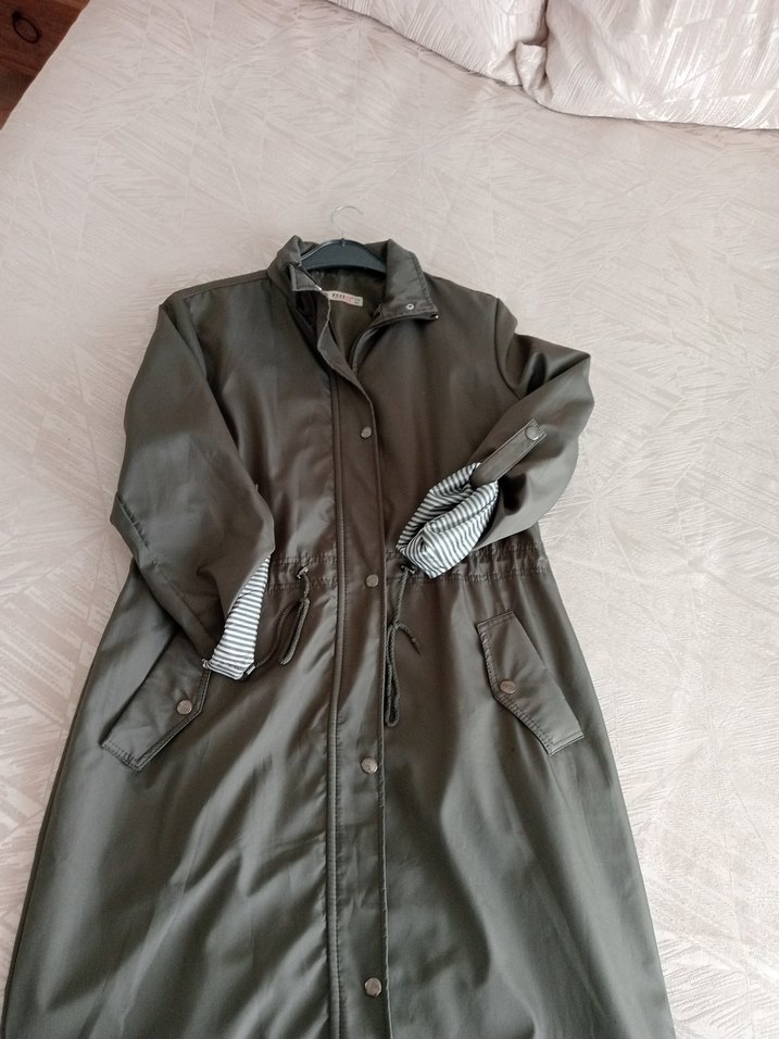 yesilUzun Kadın Yağmurluk Düğmeli Cep Detaylı - Görsel 5